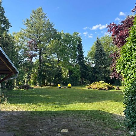 Pb Urban Garden Stay With Secured Parking Sremska Mitrovica Dış mekan fotoğraf