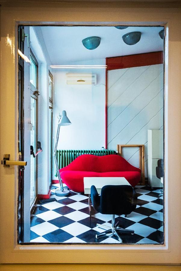 Pb Urban Garden Stay With Secured Parking Sremska Mitrovica Dış mekan fotoğraf