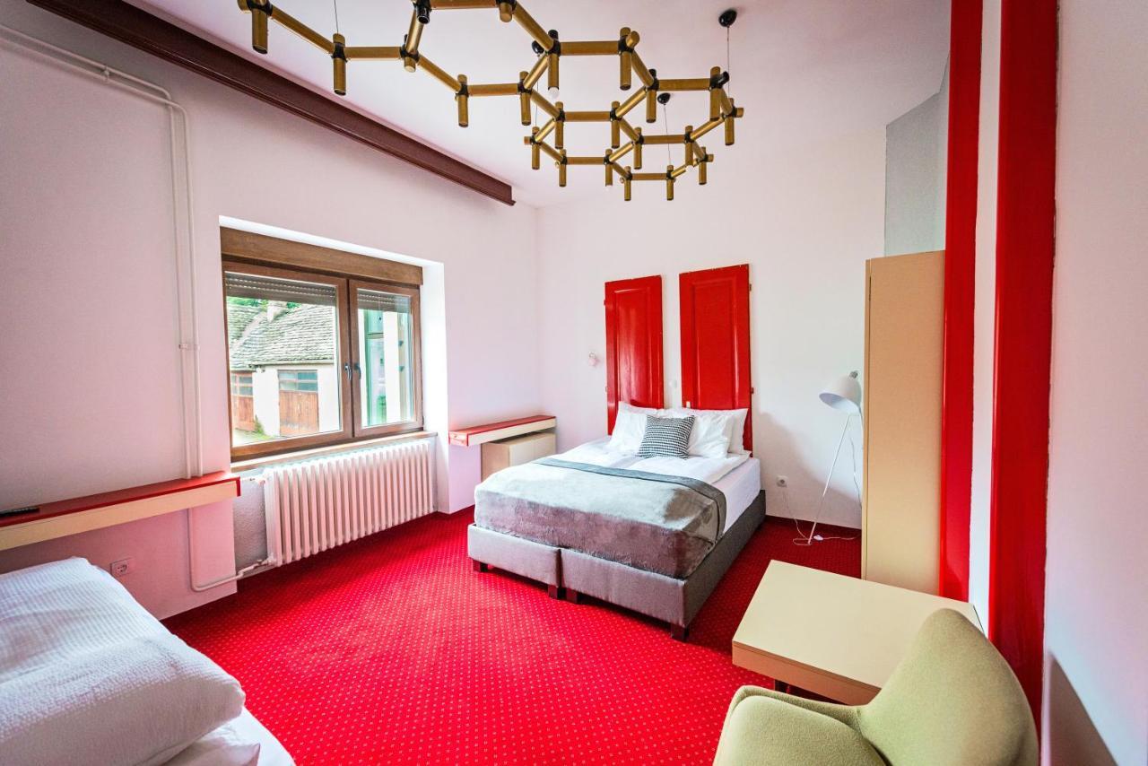 Pb Urban Garden Stay With Secured Parking Sremska Mitrovica Dış mekan fotoğraf