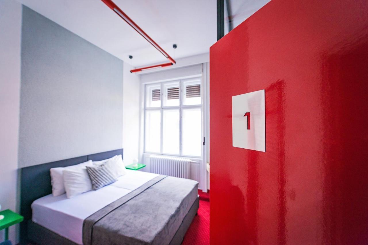 Pb Urban Garden Stay With Secured Parking Sremska Mitrovica Dış mekan fotoğraf